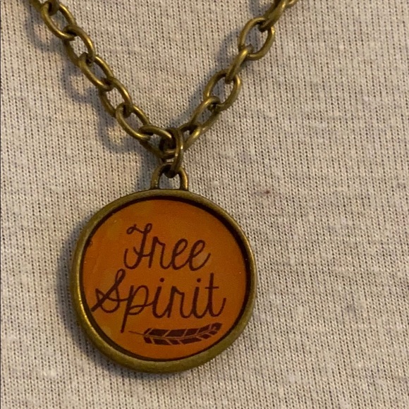 🧚🏻‍♀️ 5/$40! 🧚🏻‍♀️ Free Spirit Necklace - Picture 1 of 3